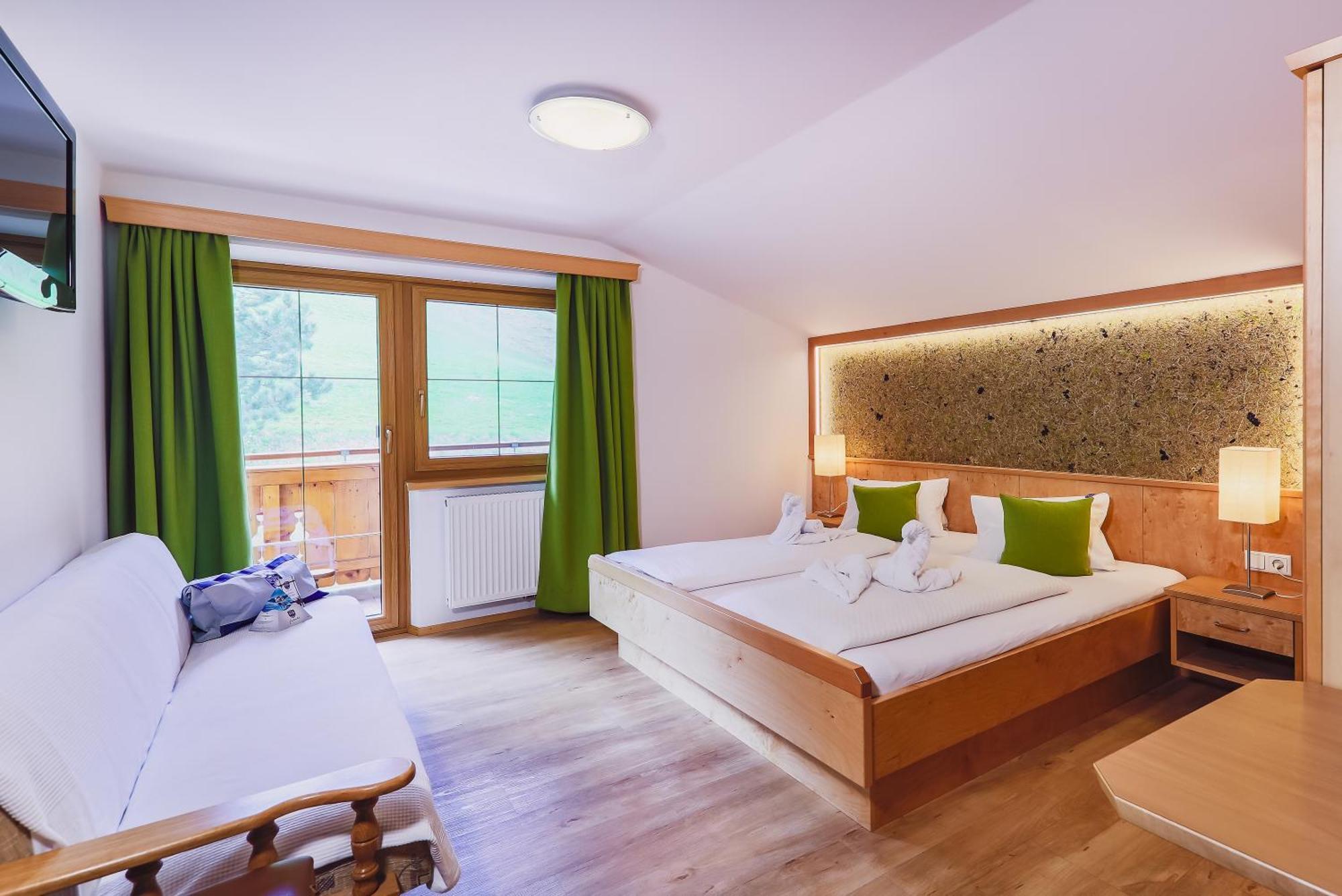 Panorama Hotel Guggenbichl - Inkl Sommerkarte, Einmaliger Eintritt Ins Tauern Spa & Bester Ausblick Ueber Kaprun Buitenkant foto