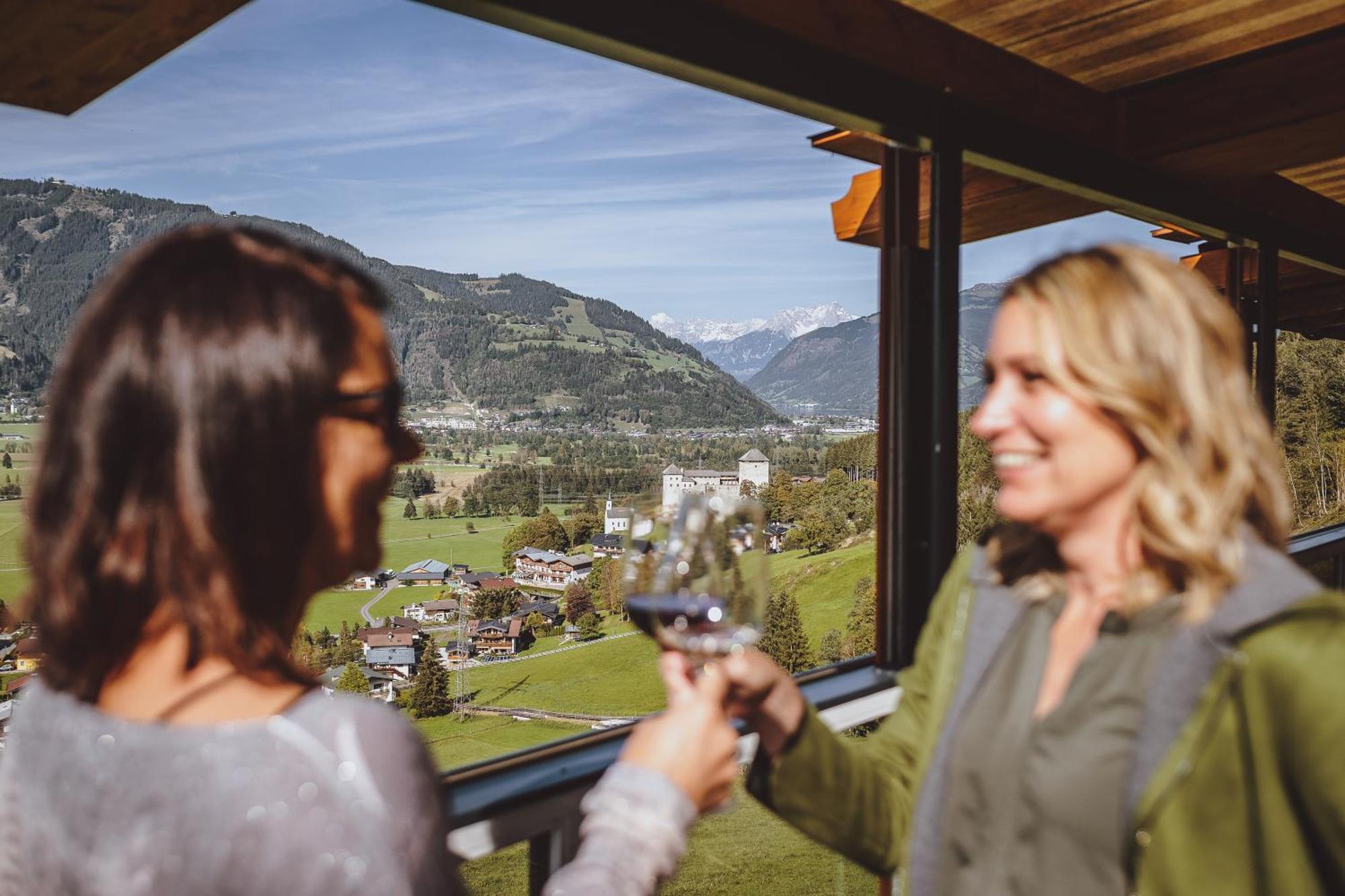 Panorama Hotel Guggenbichl - Inkl Sommerkarte, Einmaliger Eintritt Ins Tauern Spa & Bester Ausblick Ueber Kaprun Buitenkant foto