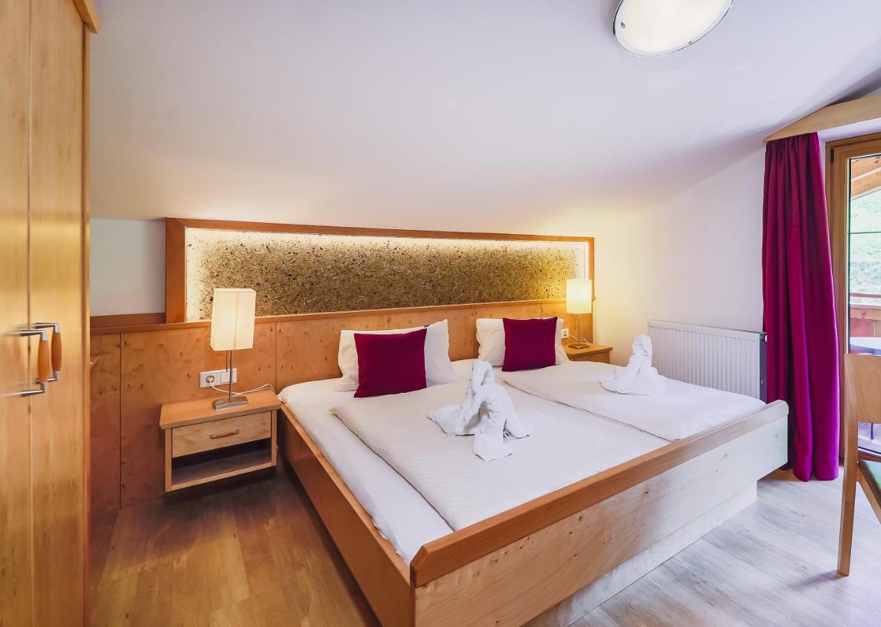 Panorama Hotel Guggenbichl - Inkl Sommerkarte, Einmaliger Eintritt Ins Tauern Spa & Bester Ausblick Ueber Kaprun Buitenkant foto